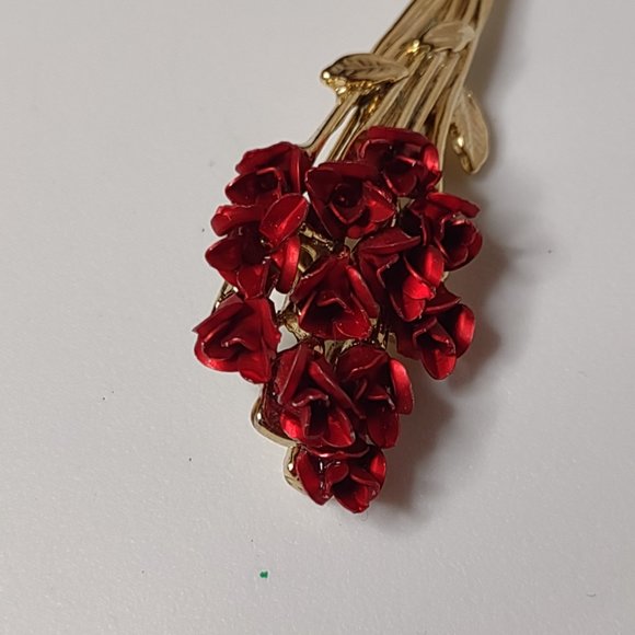 Pretty Red Flower Bouquet Brooch - Picture 4 of 10